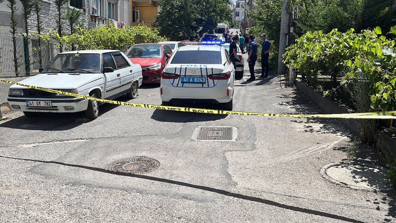 Kocaeli'de borçlu olduğu bakkalı ve yanındaki 2 kişiyi vurdu