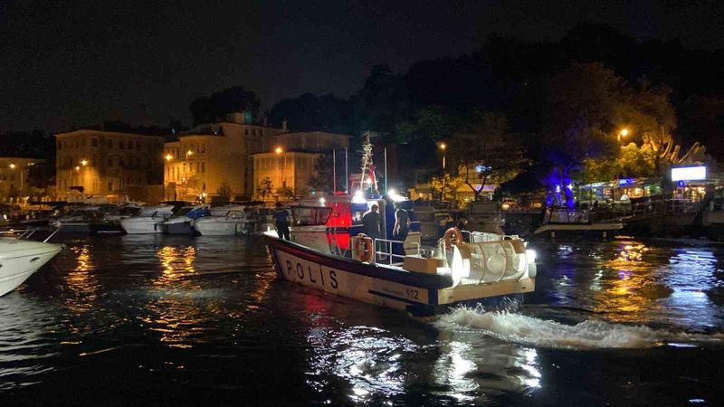 İstanbul'da 4 kişinin içinde olduğu tekne battı: 3 kişi kurtuldu, 1 kişi kayıp