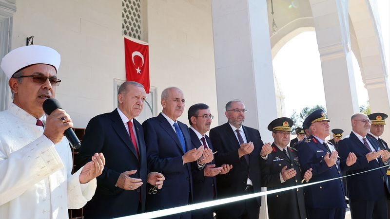 Cumhurbaşkanı Erdoğan, Kara Harp Okulu Camii'ni hizmete açtı