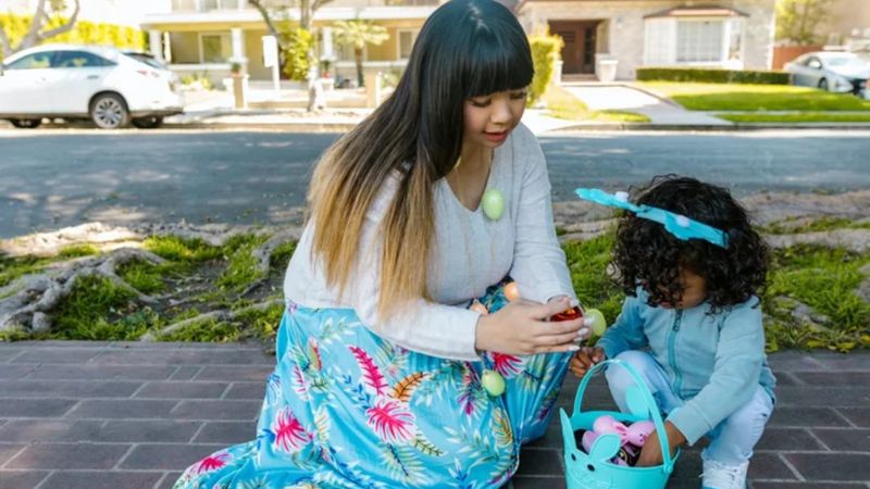 Ünlü isimlerin yakındığı bakıcı maaşları artmaya devam ediyor