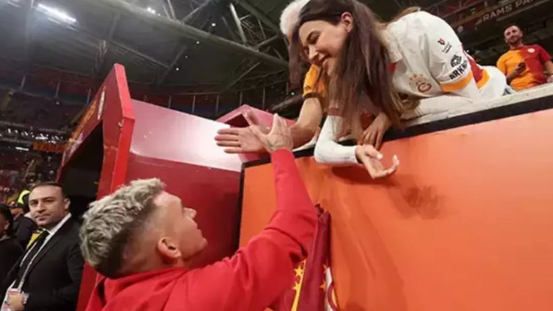 Devrim Özkan, Lucas Torreira'ya derbi için şans öpücüğü verdi