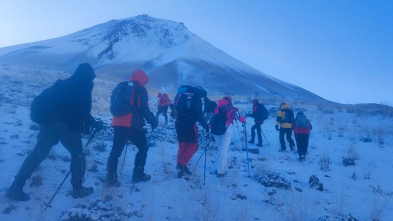Ağrı Dağı zirvesinde 'Cumhuriyet' coşkusu