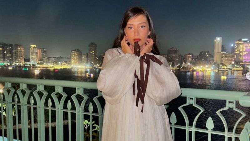 Neslihan Atagül'ün kardeşine benzerliği gündem oldu! Kardeşlere yorum yağdı