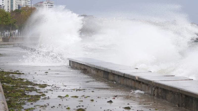 Meteoroloji'den bazı bölgeler için uyarı: Kuvvetli rüzgar ve fırtına geliyor
