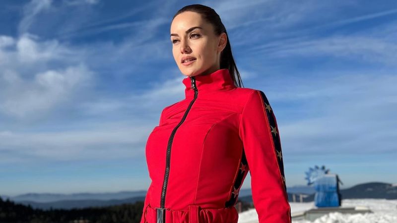 Burak Özçivit ile Fahriye Evcen Fransa'da! Tatil paylaşımlarına beğeni yapıyor