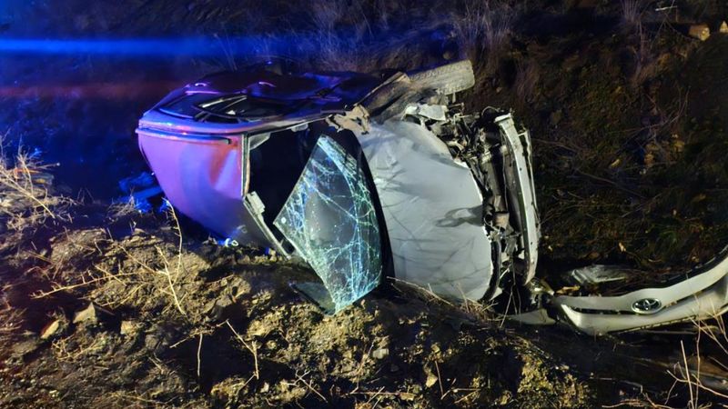 Çorum'da takla atan otomobildeki 3 kişi yaralandı