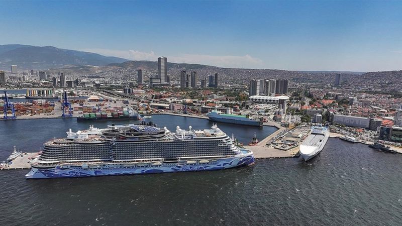 İzmir, 11 ayda 1,6 milyon turist ağırladı! Kasımda Artvin ve Hakkari'nin gerisinde kaldı