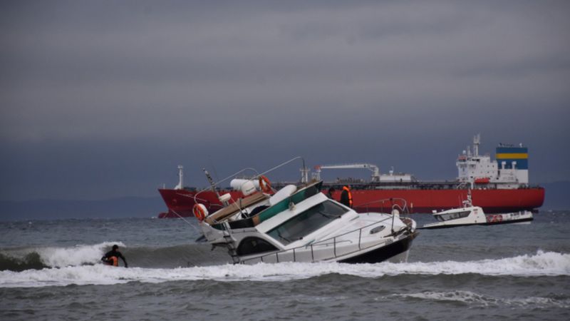 Tekirdağ'da tekne yan yattı: 2 kişi son anda kurtarıldı