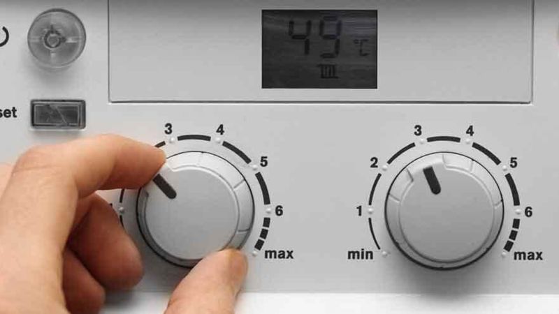 25 yıllık usta sırrı verdi: Kombinin sıcak su ayarını böyle yapın…