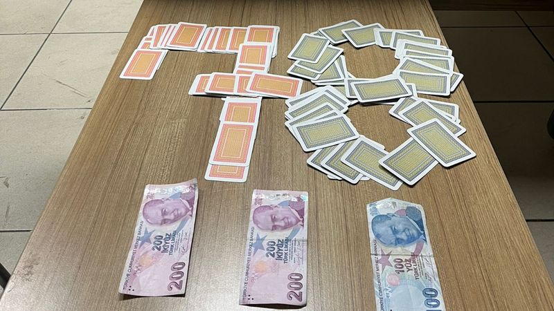 Karabük'te kumar oynarken yakalanan 8 kişiye 51 bin 400 TL para cezası