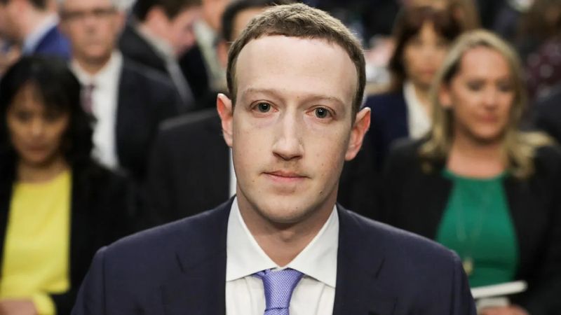 Mark Zuckerberg'dan bir itiraf daha: CIA mesajlarınızı okuyabilir