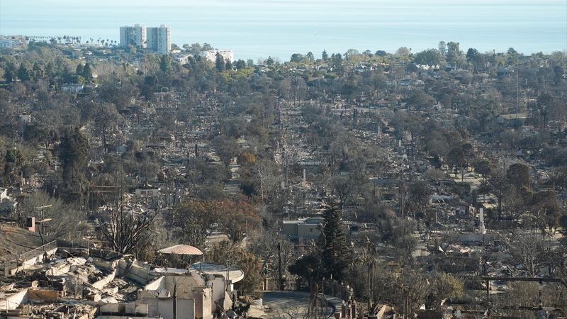 ABD'deki yangın felaketinde can kaybı 27'ye yükseldi