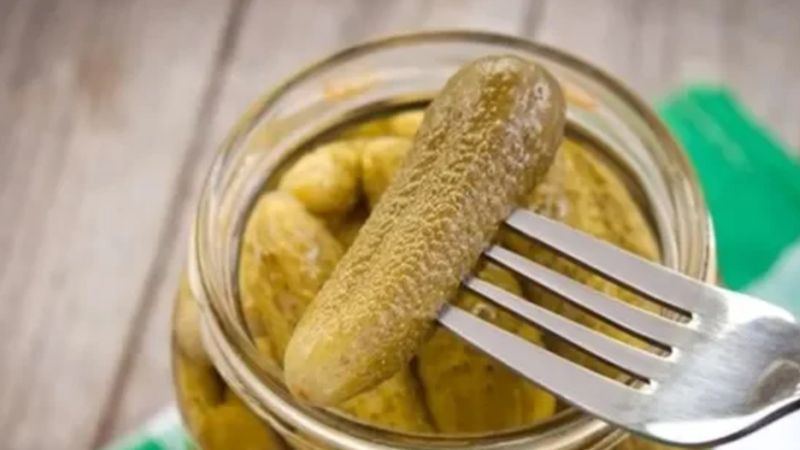 Turşunun üzeri neden beyazlar? Turşunun beyazlaması nasıl önlenir?