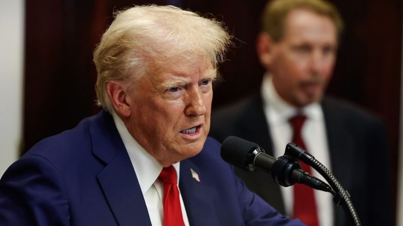 ABD Başkanı Donald Trump, 2020 yılında bir siyahiyi öldüren 2 polisi affetti