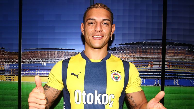 Fenerbahçe, Diego Carlos'la sözleşme imzaladı