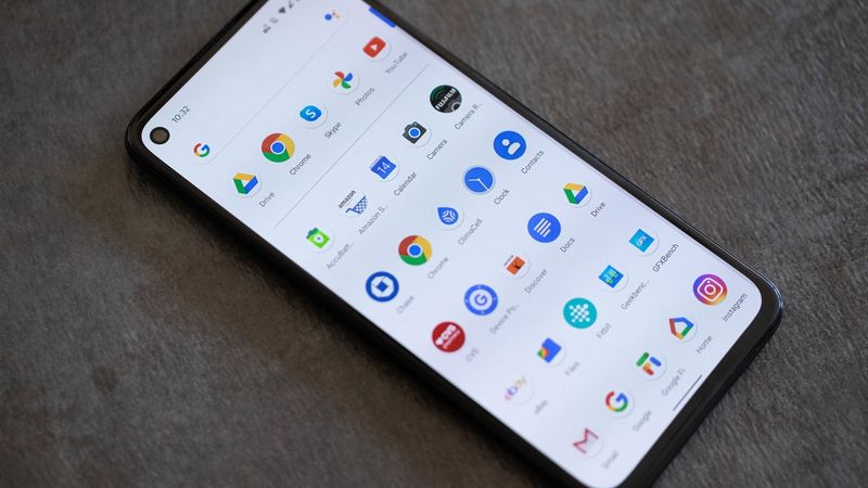 Pixel 4a kullanıcıları, telefonu kullanılamaz hale getirdiği için Google'a dava  açıyor