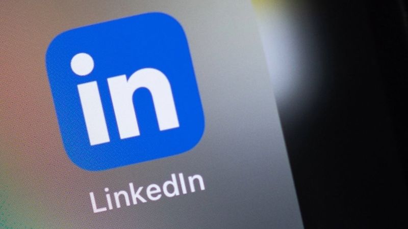 Microsoft'a ait LinkedIn, DM'lerinizi sessizce yapay zekayı eğitmek için kullanıyor