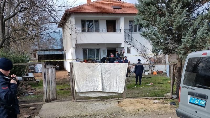 Çanakkale'de dehşet: Çöp kovasından kesik baş çıktı