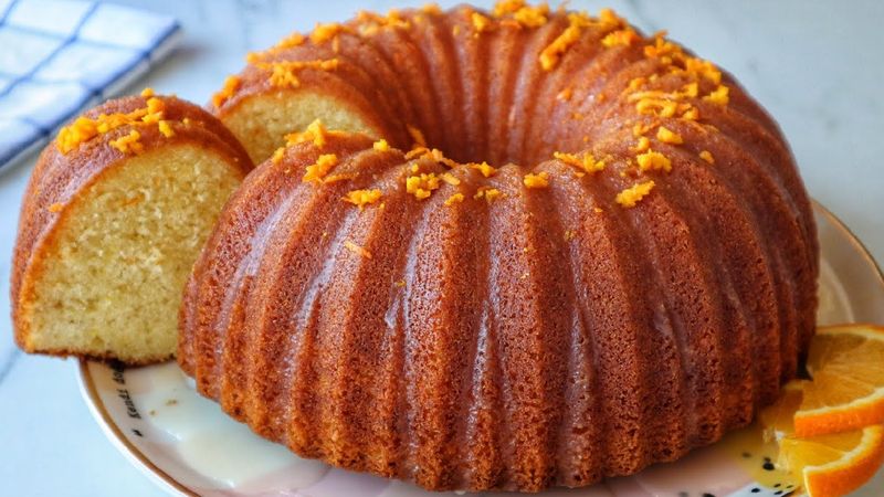 Denemeyen kalmasın! İşte trend olan portakal soslu kek tarifi