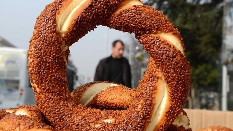 İstanbul'da 20 liradan simit satan işletmelere yasal işlem başlatıldı