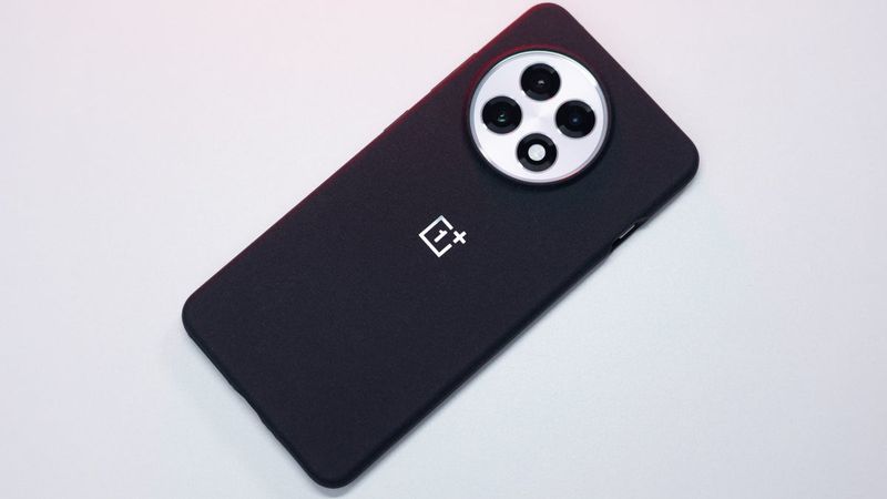 OnePlus 13R yeni bir kamera güncellemesi aldı