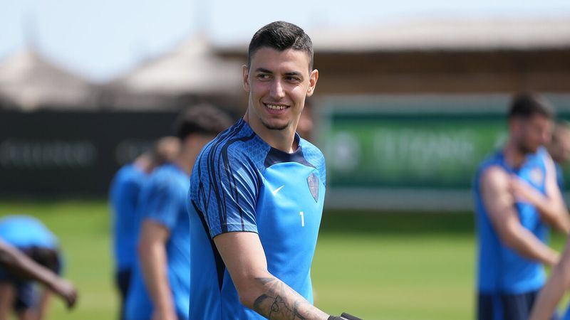 Galatasaray'da Berke Özer sürprizi! Genç kaleci öyle bir şey yaptı ki...