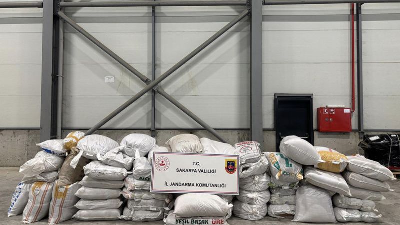 Sakarya'da kaçakçılık operasyonu: 3,5 ton tütün ve 2 gözaltı