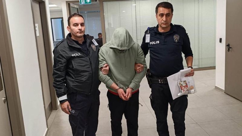 Mersin'de 157 dolandırıcılık suçundan aranan kişi yakalandı