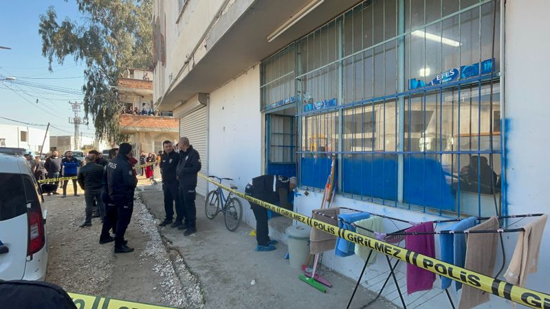 Adana'da arkadaşının dükkanında öldürüldü