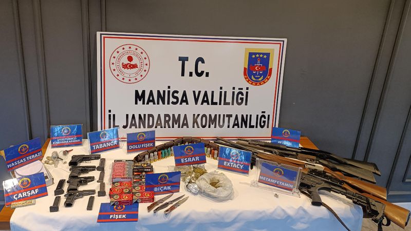 Manisa'da jandarmadan 7 mahallede operasyon
