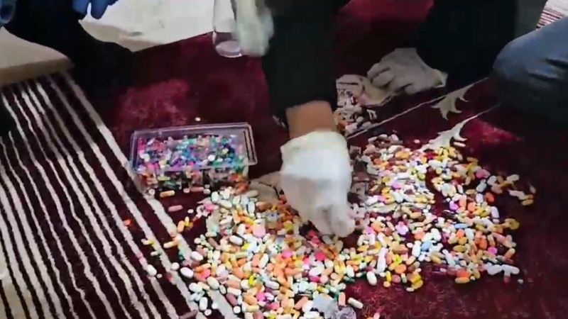 Çorum'da polisten 8 adrese eş zamanlı operasyon: Vazolardan uyuşturucu çıktı