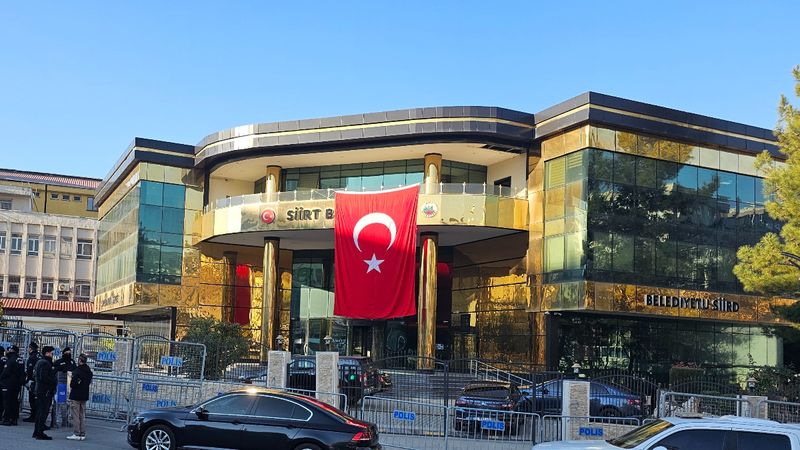 DEM Parti yönetimi döneminde Batman ve Siirt Belediyesine alınan 228 kişinin iş akdi feshedildi