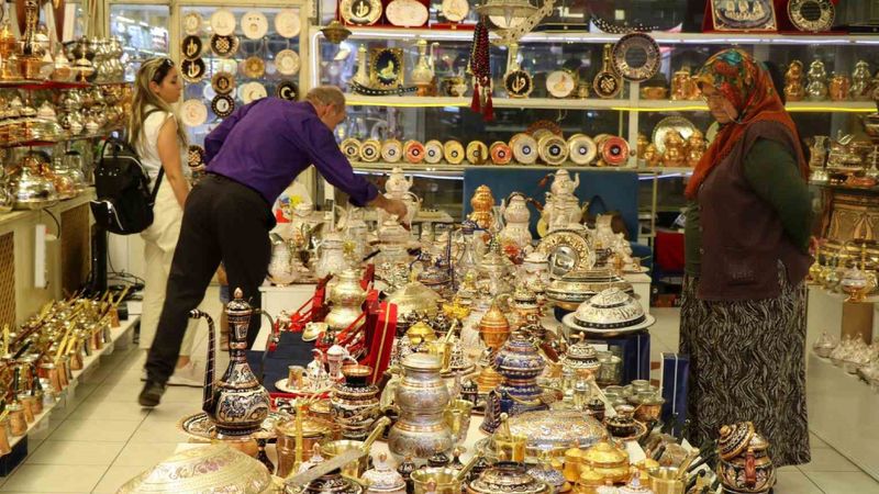 Eskiler boşuna kullanmıyor: Yemekleri bakır kapta pişirin, farkı izleyin