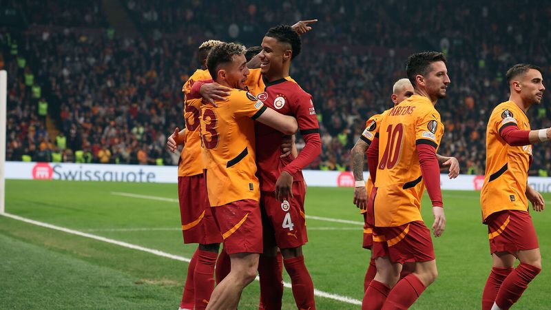 Galatasaray'da Ismail Jakobs kararı