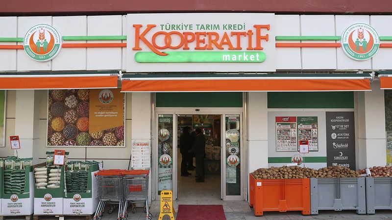 Tarım Kredi fiyatları dibe çekti: Dana sucuk, çay, küp şeker, kağıt havlu… 18-24 Şubat’ta satışta!