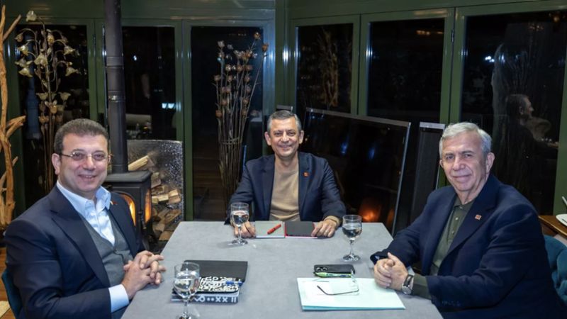 Ekrem İmamoğlu’nun cumhurbaşkanı adaylığı için ilk imza verildi