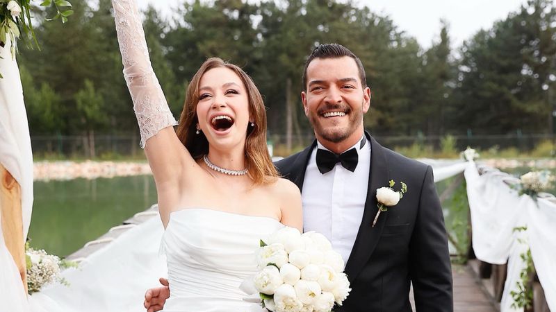 Anne olmak için gün sayıyor! Buse Arslan’dan hamilelik pozları geldi