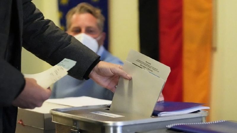 Almanya'da erken seçim: Seçmenler sandık başına gidiyor