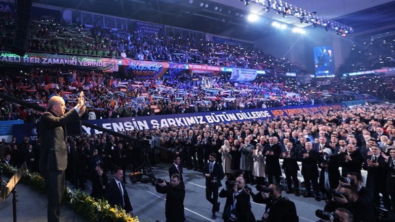 Muhalefetten AK Parti'ye geçen milletvekilleri MKYK listesine girdi