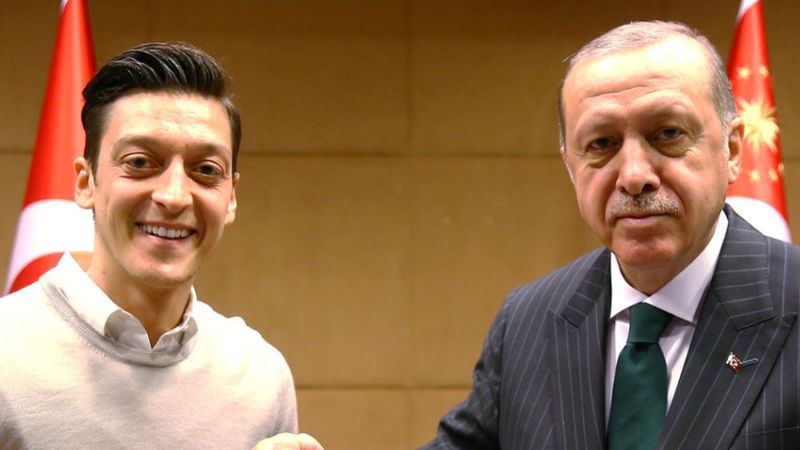 Mesut Özil'in AK Parti'ye katılması dünya basınında