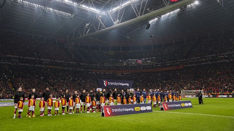 Galatasaray - Fenerbahçe derbisi Avrupa basınında: Sahada futbol yoktu
