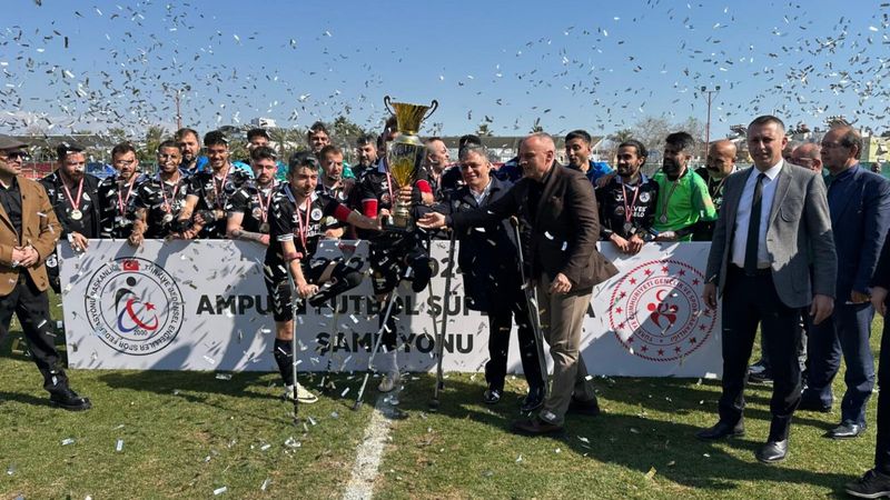 Ampute futbolda Süper Kupa'nın galibi Alves Kablo oldu