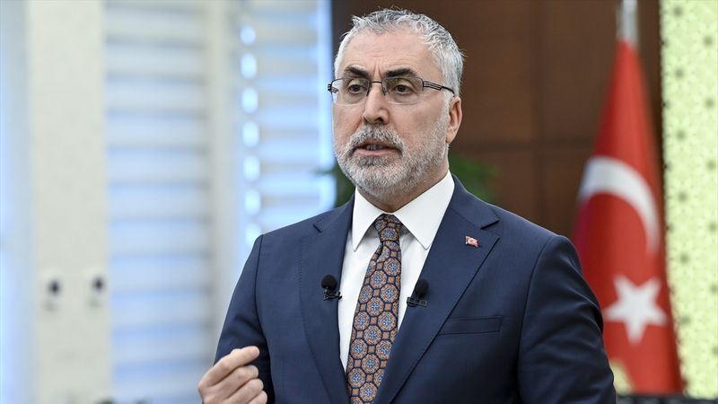 Vedat Işıkhan: İşsizlik oranımız, son 21 aydır tek hanede