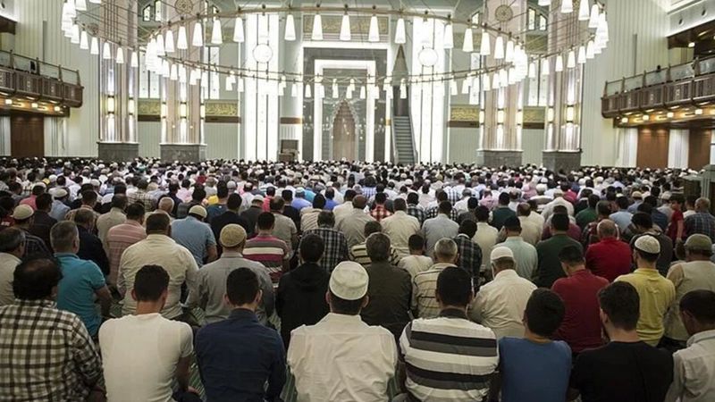 Teravih namazının vakti: Yatsıdan önce kılınır mı? Diyanet açıkladı