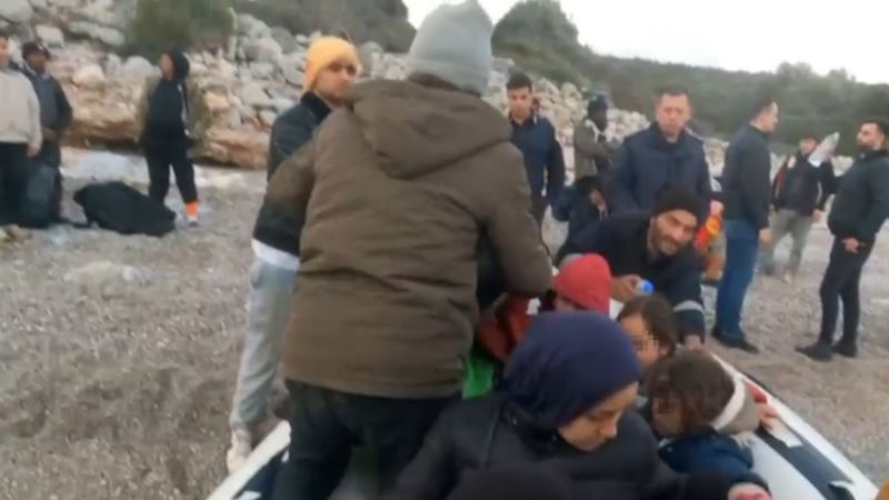 İzmir'de karada tespit edilen 62 düzensiz göçmen yakalandı