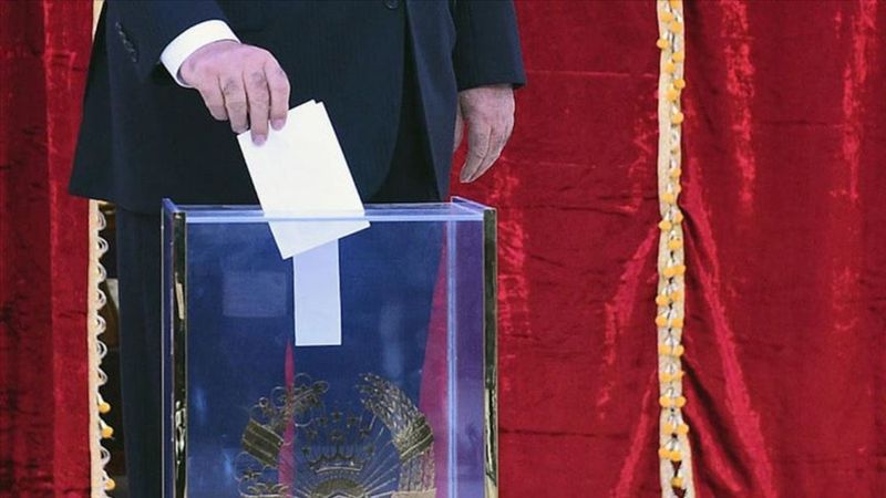 Tacikistan'da genel seçim için 220 aday 63 sandalye için yarışıyor