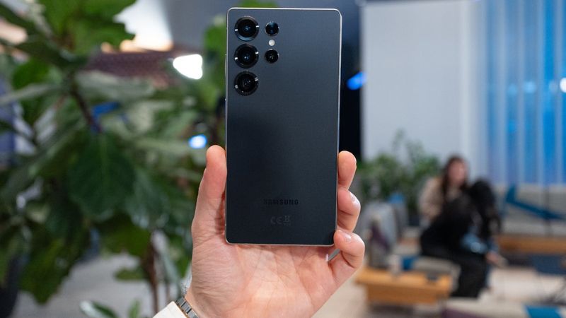 Samsung'un Güvenli Klasör özelliğinde güvenlik açığı: Veriler risk altında