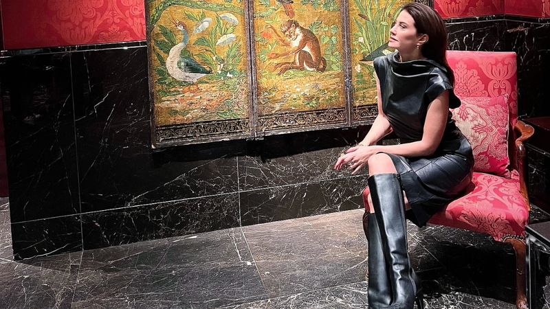 Başak Dizer, Londra'da! Pozları sosyal medyada dikkat çekti