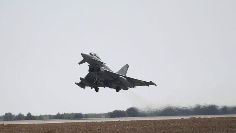 Kayıp Filipin savaş uçağının enkazı bulundu: 2 pilot öldü