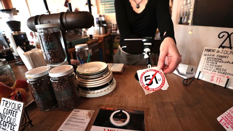 Kanada'daki kahvecilerde Americano'nun adı Canadiano oldu